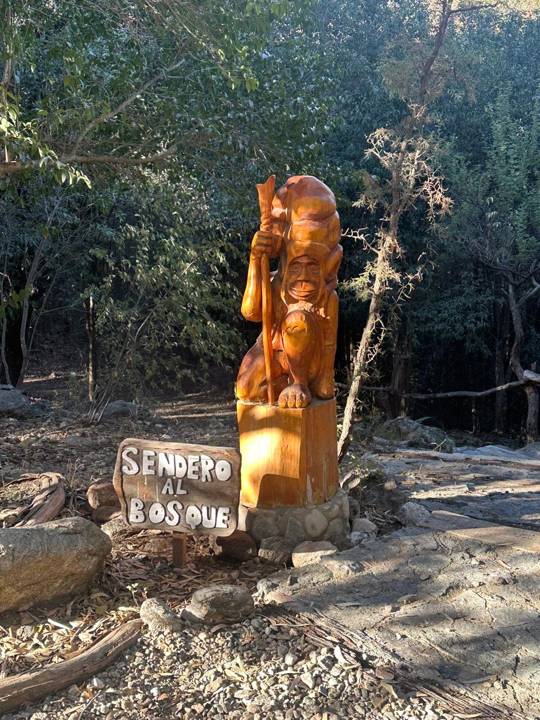 Cartel del sendero del bosque