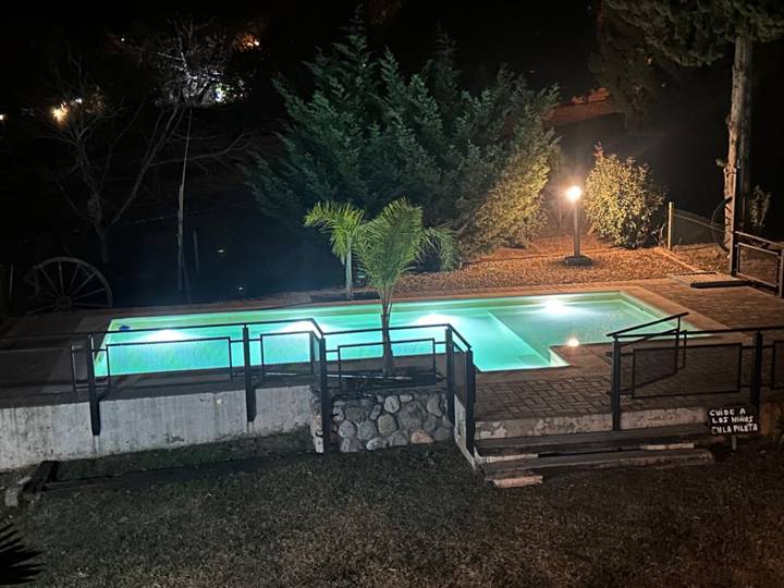 Pileta de noche
